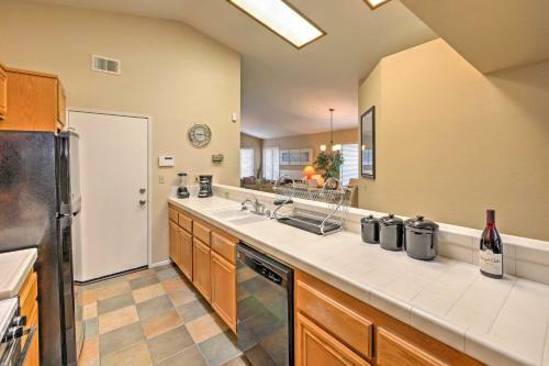 Chic Corona Home With Backyard Less Than 12 Mi To Riverside!