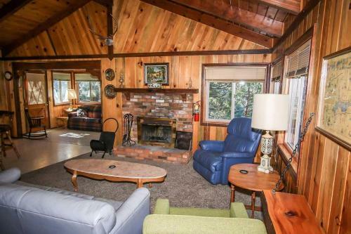 Cabin Idle Ours-933 By Big Bear Vacations