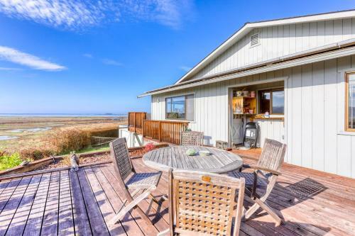 Humboldt Bay Retreat