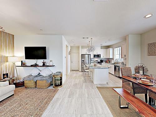 Apartamento New Listing! Stunning Beach Condo With Pool Condo