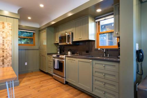 Cedar Crest - Mallard Cottage 5