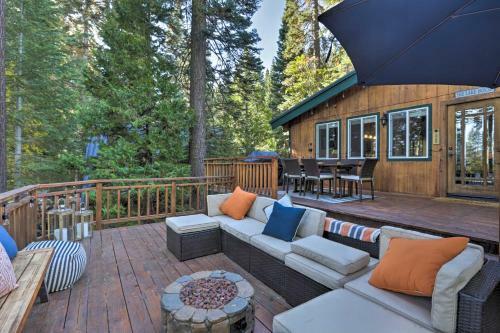Treetop Chalet In Chambers Landing With Shuttle