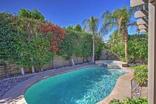 Beautiful La Quinta Getaway Golf, Hike, Explore!
