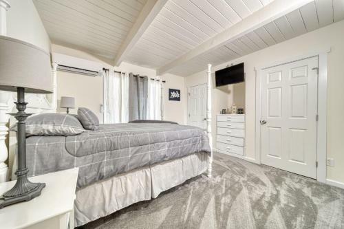 Updated Basecamp - New Kitchen & Private Backyard Home