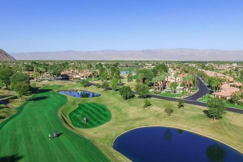 1 Rated Luxury Estate-pool Oasis 3br