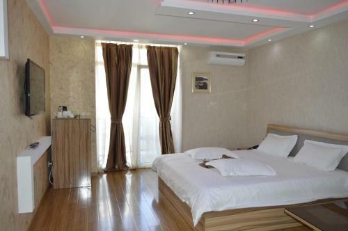 Grand Royal Hotel