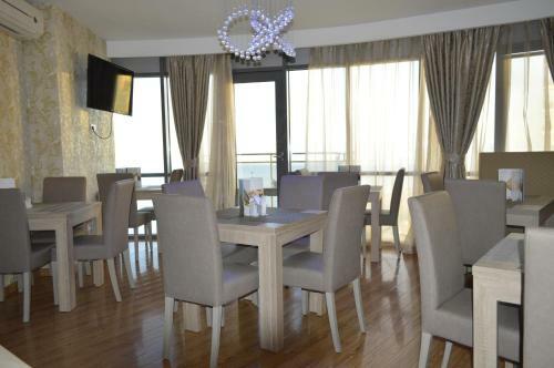 Grand Royal Hotel