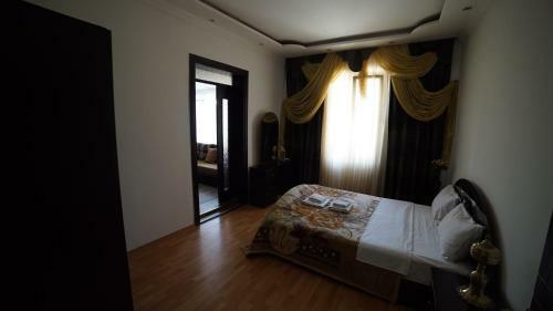 Hostal Four Seasons Guest House