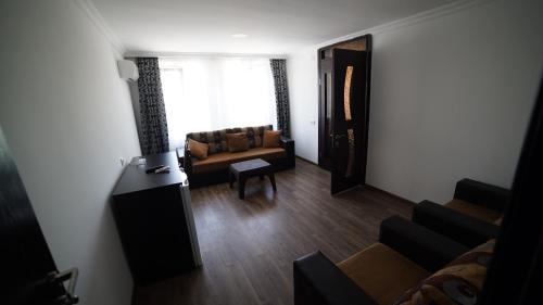 Hostal Four Seasons Guest House