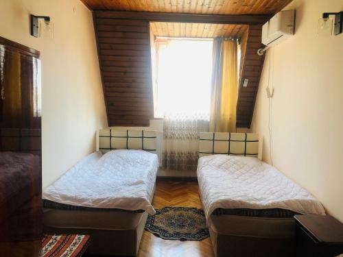 Hostal Guest House On Chavchavadze 8