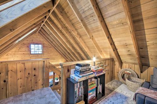 Chic Lake Arrowhead Cabin With Deck 2 Mi To Village