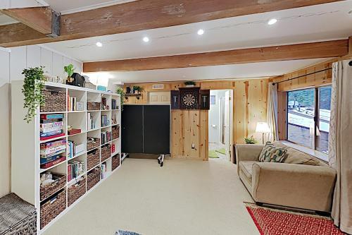 Family-friendly Cabin With Private Hot Tub Home