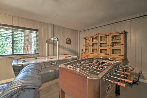 Mountain Haven With Game Room, 4 Mi To Lake!