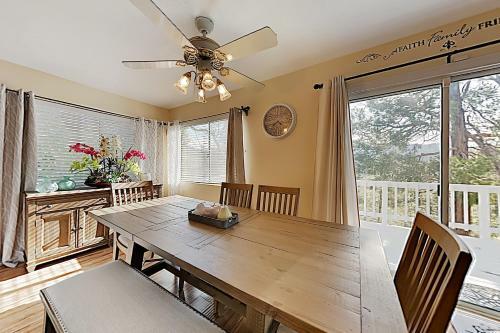 Tree-top Getaway With Forested Views & Elevated Deck Home