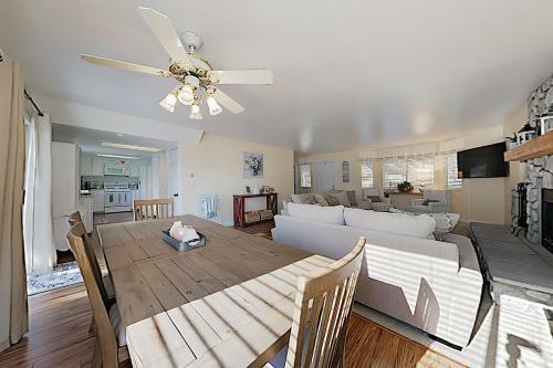 Tree-top Getaway With Forested Views & Elevated Deck Home