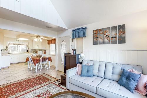 Bright Moon Inn