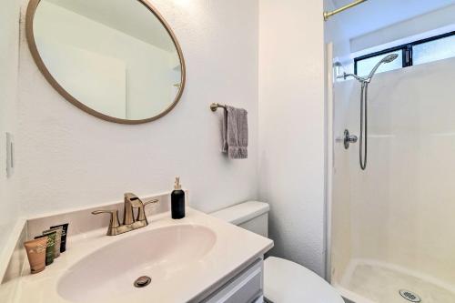 3-level Luxe Home With Spa, Ac, Game Room And Theater!