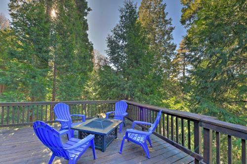 Woodsy Hideaway With Deck About 1 5 Mi To Village!