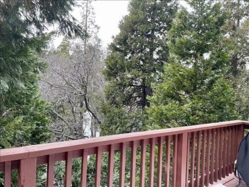 Tranquil Mountain Setting Home