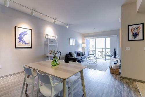 Apartamento One Bed/1bath + Private Balcony Walk To Beach