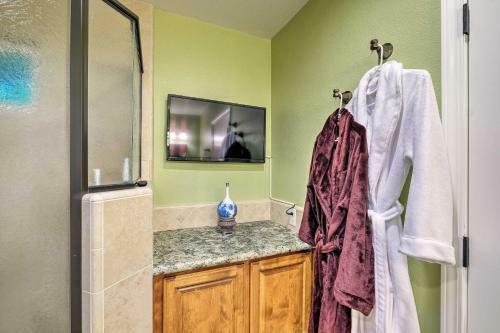 Luxurious Downtown Lodi Apartment In Wine Country!