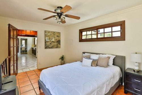 Spacious Unique Italian Villa 20-min Walk To The Beach