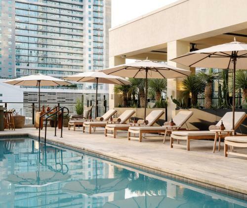 Hotel Downtown Los Angeles Proper