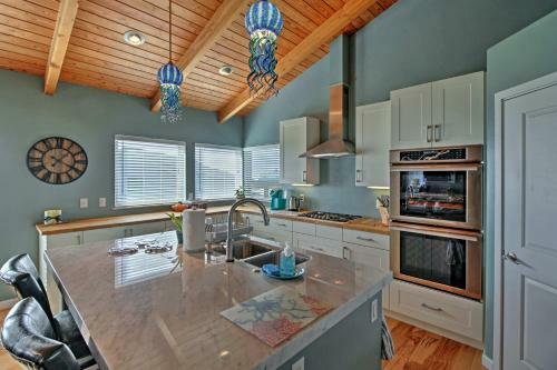 Irish Beach Home With Rooftop Hot Tub And Ocean Views!
