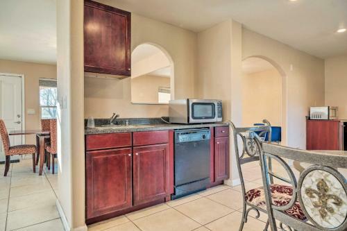 Villa Expansive Cali Retreat With Indoor Balcony And Pool!