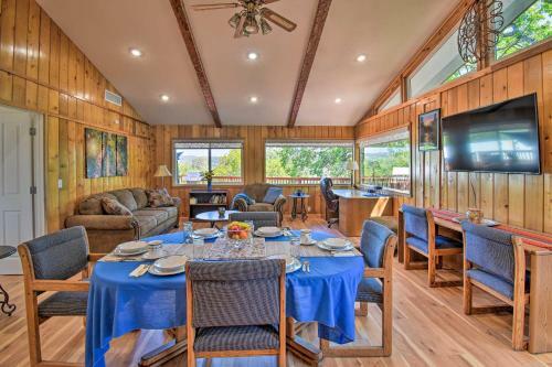 Stunning Treetop Villa - 1 Mi To Mariposa!