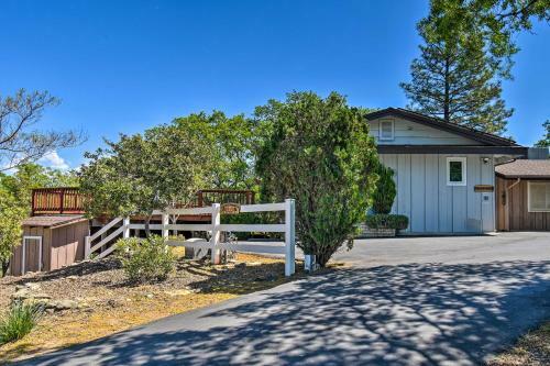 Stunning Treetop Villa - 1 Mi To Mariposa!
