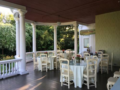 Bed & Breakfast Churchill Manor