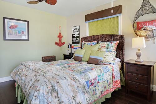 Spacious New Balboa Peninsula Retreat