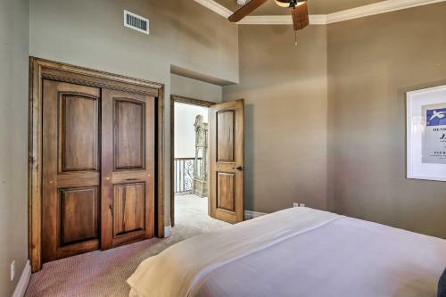 Luxury Newport Beach Getaway - 1 Block From Shore!