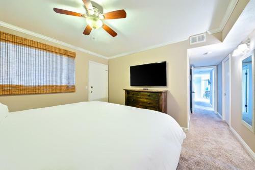 Nb-1126a-newport Beach Condo Delight
