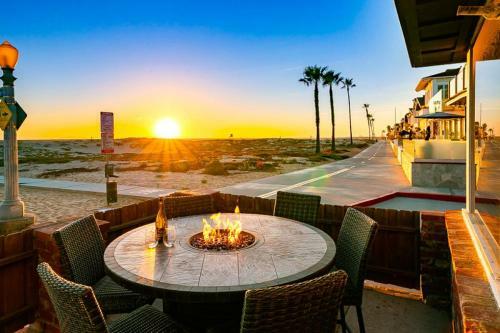 Nb-200a - 2-story Sensational Balboa Beachfront Charm