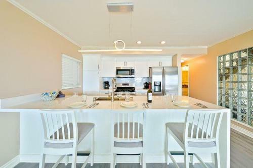 Lower Beach Front Escape Unit A