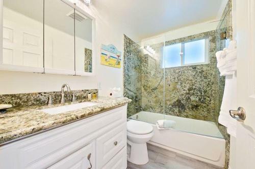 Lower Beach Front Escape Unit A