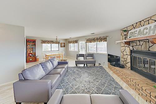 New Listing! Oceano Getaway - Walk To Beach! Home