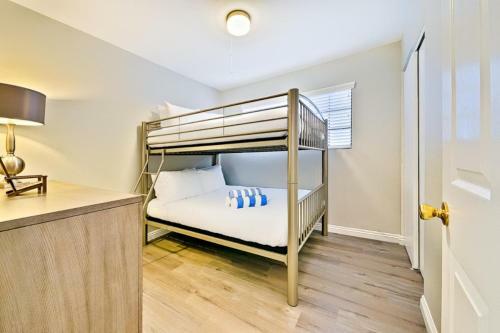 Nb-3010b - Perfect Newport Beach Location II