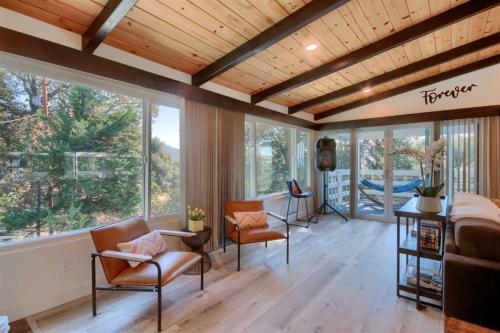 Doe Cabin
