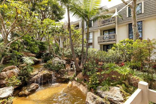 Penthouse Condo W/ Panoramic Ocean Views At Beach Resort