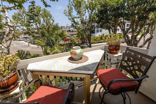 Penthouse Condo W/ Panoramic Ocean Views At Beach Resort