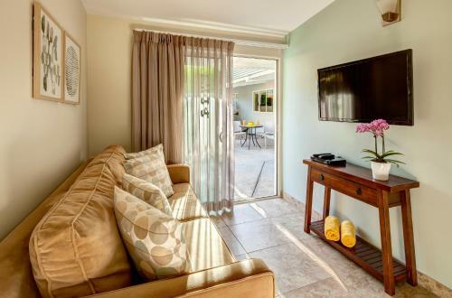 Avance Hotel