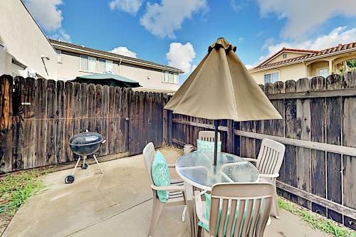Apartamento Downtown Retreat - Patio With Grill - Walk Beach Duplex
