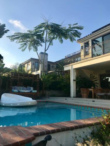 Hostal Spacious Guest House, Pool & Spa, Close To Beach!