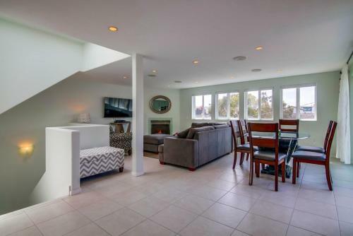 5 Exclusive Patios, 3 Levels Plus 4th Level Skydeck