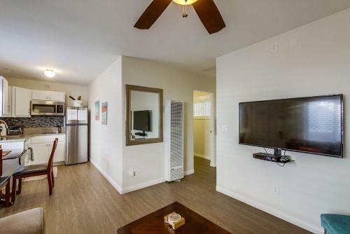 Villa 3 Outdoor Patios, Ocean Views, Ac, 3 Parking