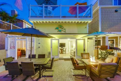 Villa 3 Outdoor Patios, Ocean Views, Ac, 3 Parking