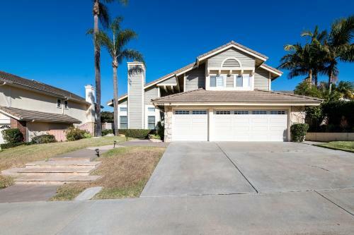 Luxurious Home Only 1 Mile From Del Mar Beach Home